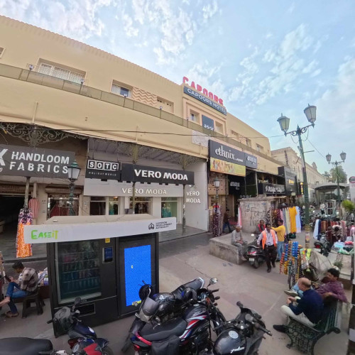 Royal Cafe (Hazratganj)